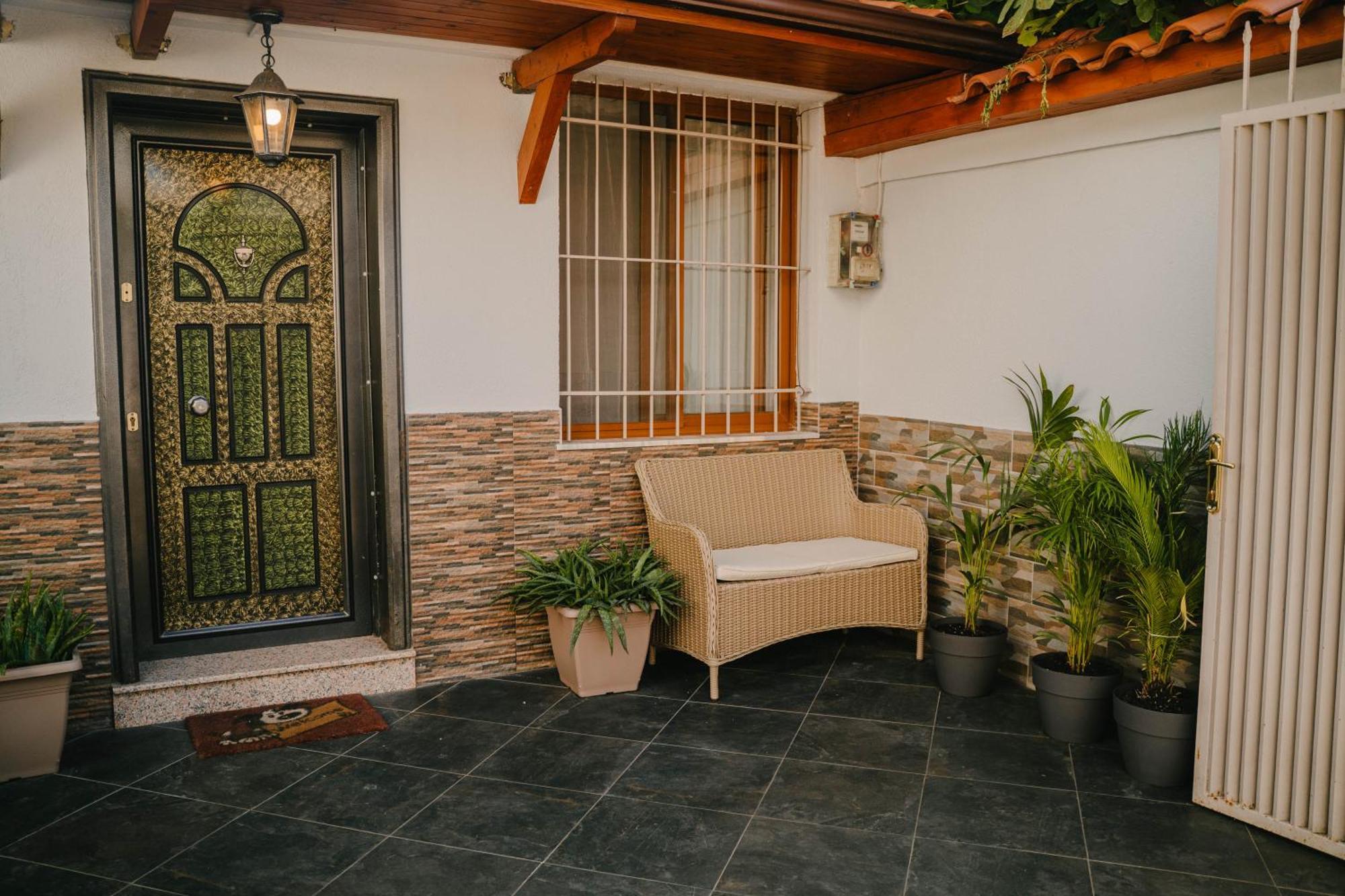 Peaceful In New Bazaar Villaer *
